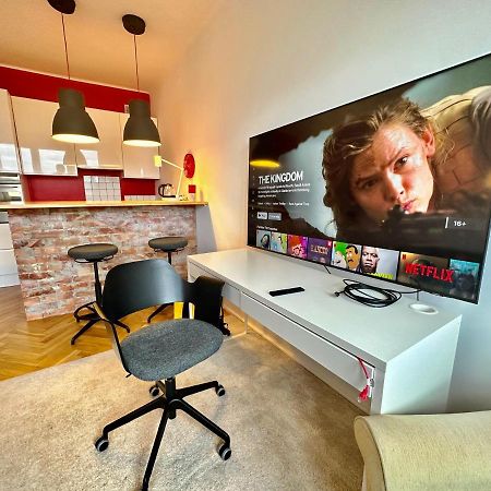 Super Beauty Metro Wifi 65'Tv Netflix Hbo Appletv+ Apartment วอร์ซอ ภายนอก รูปภาพ